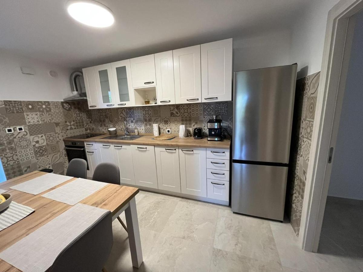 Apartment Hermes ลอฟราน ภายนอก รูปภาพ