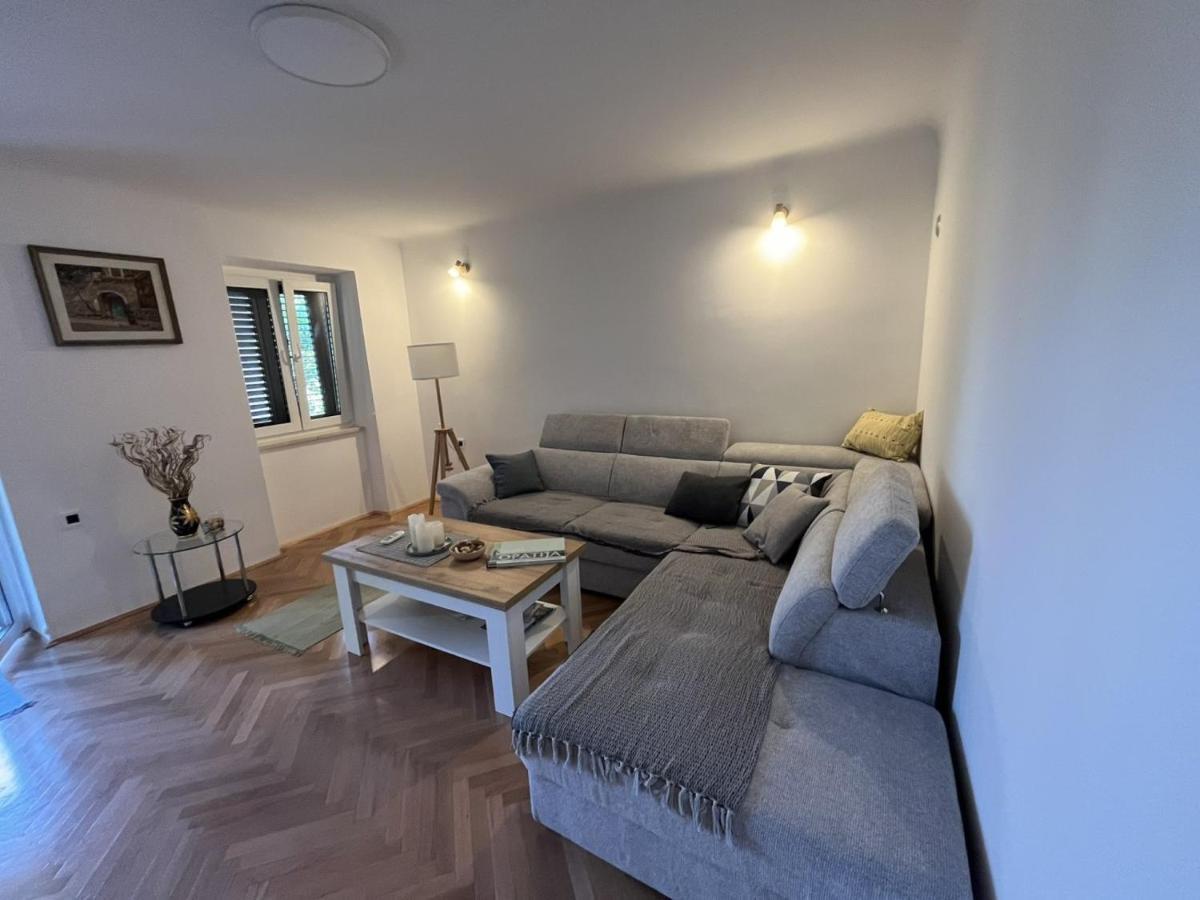 Apartment Hermes ลอฟราน ภายนอก รูปภาพ